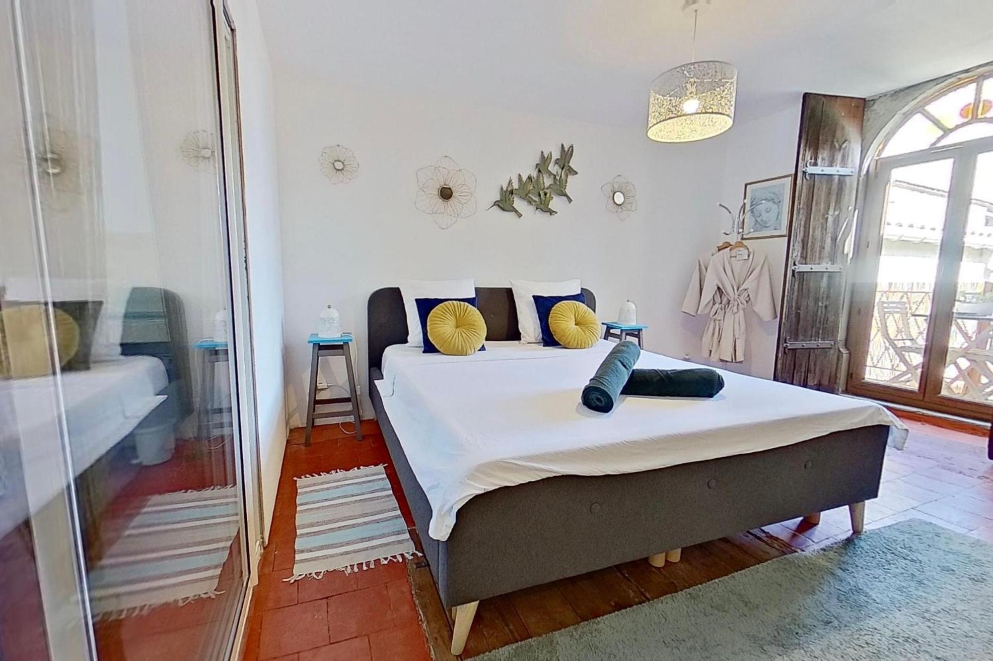 Les 2 Droles D'Oiseaux Bed and Breakfast Luc-sur-Orbieu Exteriör bild