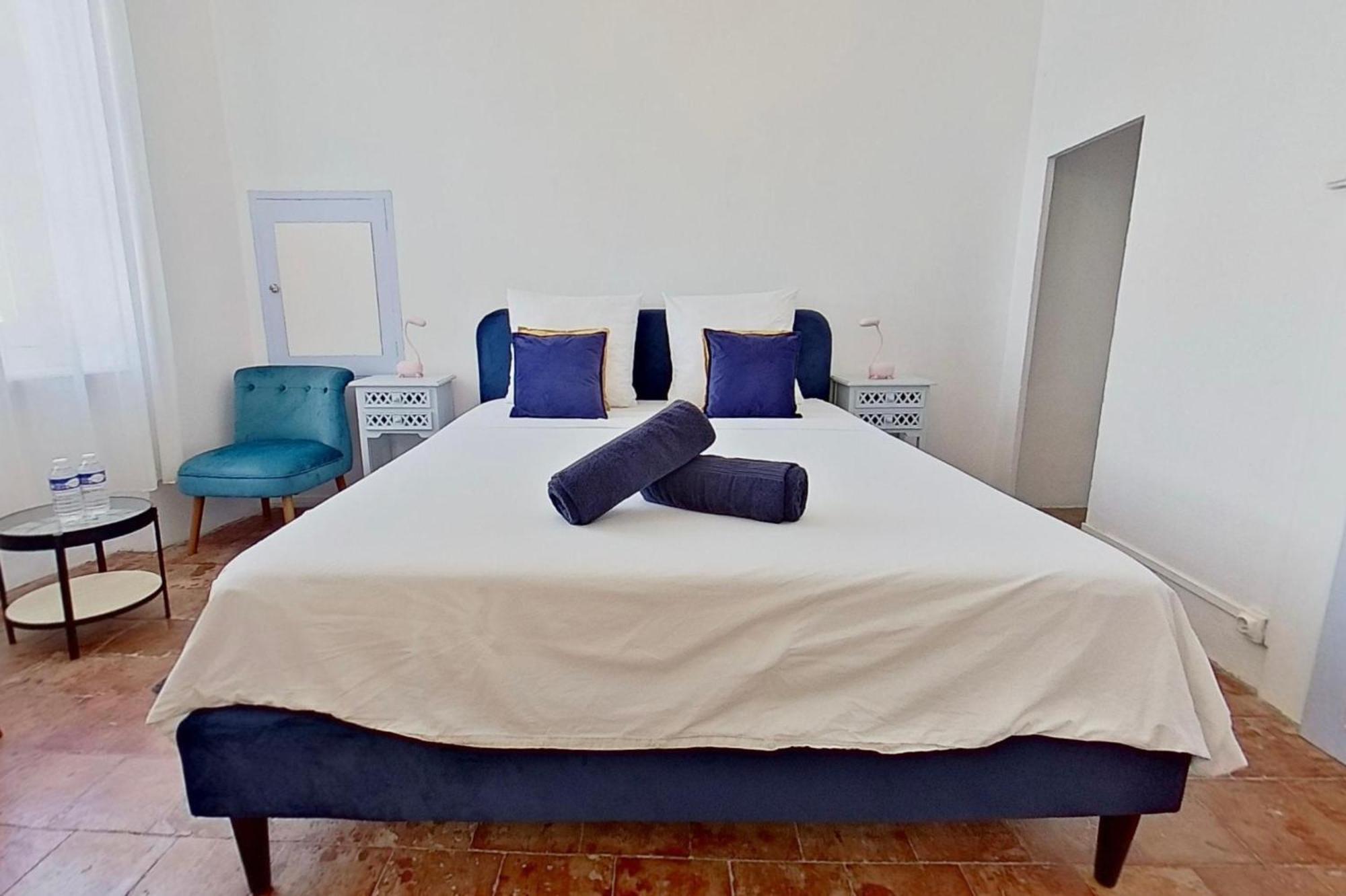 Les 2 Droles D'Oiseaux Bed and Breakfast Luc-sur-Orbieu Exteriör bild