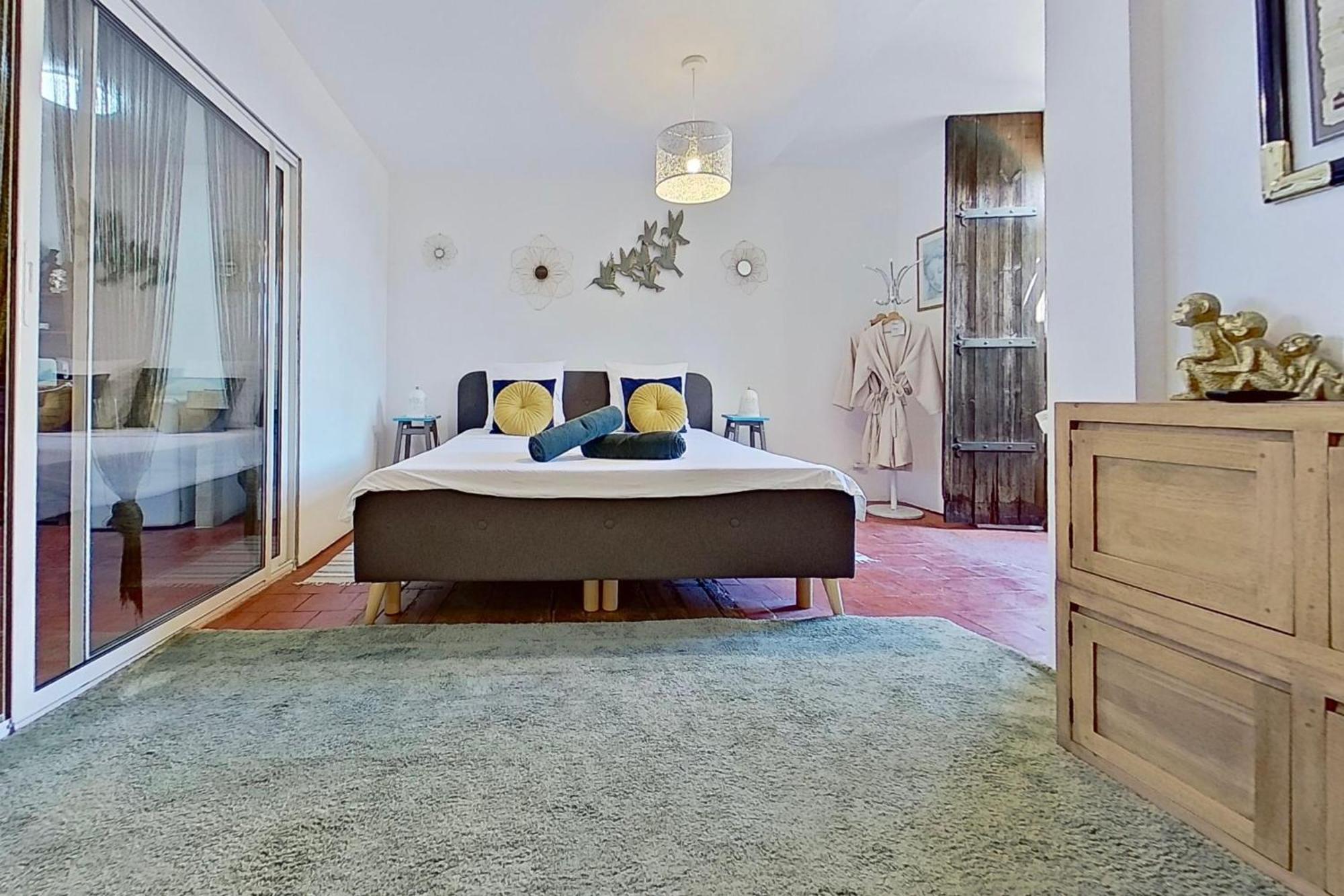 Les 2 Droles D'Oiseaux Bed and Breakfast Luc-sur-Orbieu Exteriör bild