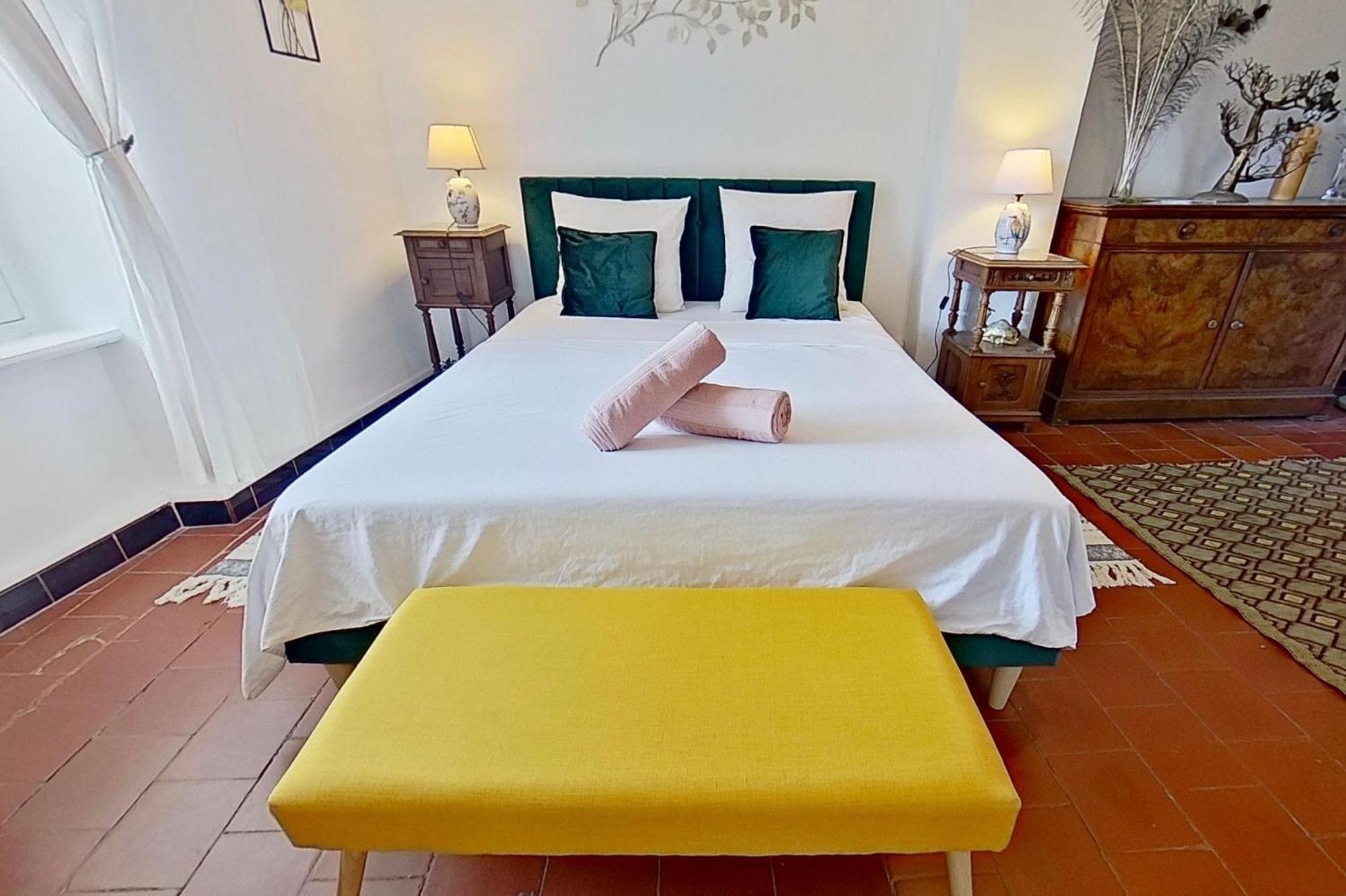Les 2 Droles D'Oiseaux Bed and Breakfast Luc-sur-Orbieu Exteriör bild